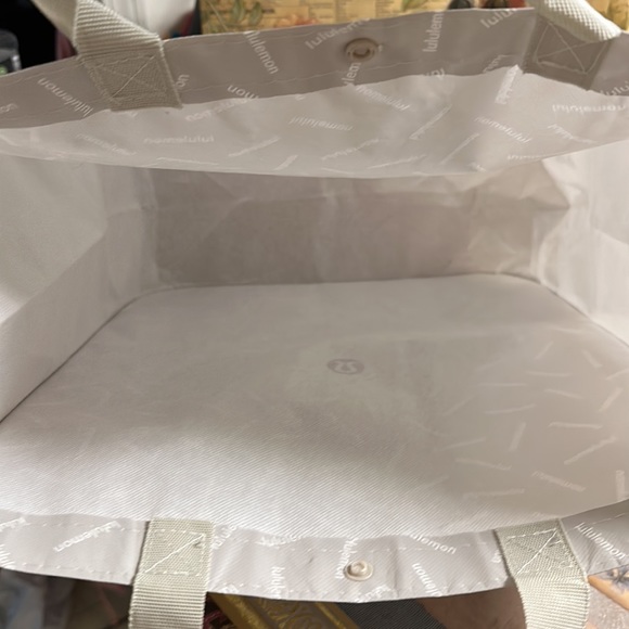 Lululemon large gray  reusable bag - Picture 5 of 7